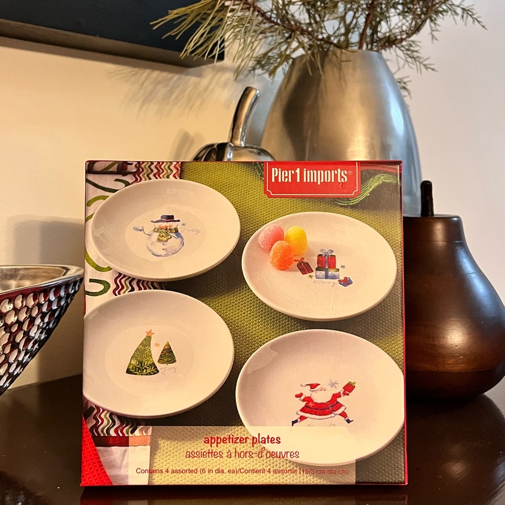 NEW Pier 1 Imports 4 Holiday Appetizer Plates. Christmas Party Limited Edition